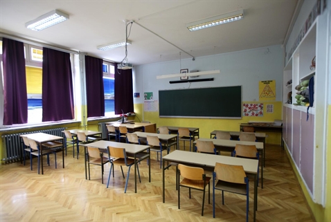 Novčana pomoć roditeljima srednjoškolaca na početku školske godine 2025/2026